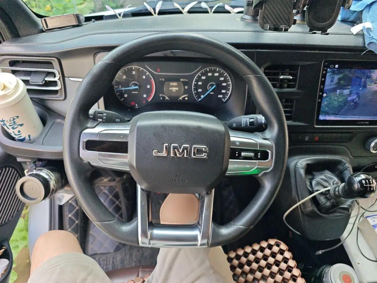 JMC Fushun 2022 2.0T Manual Van with Long Wheelbase Mid-Height Roof and 3 Seats — миниатюра 10