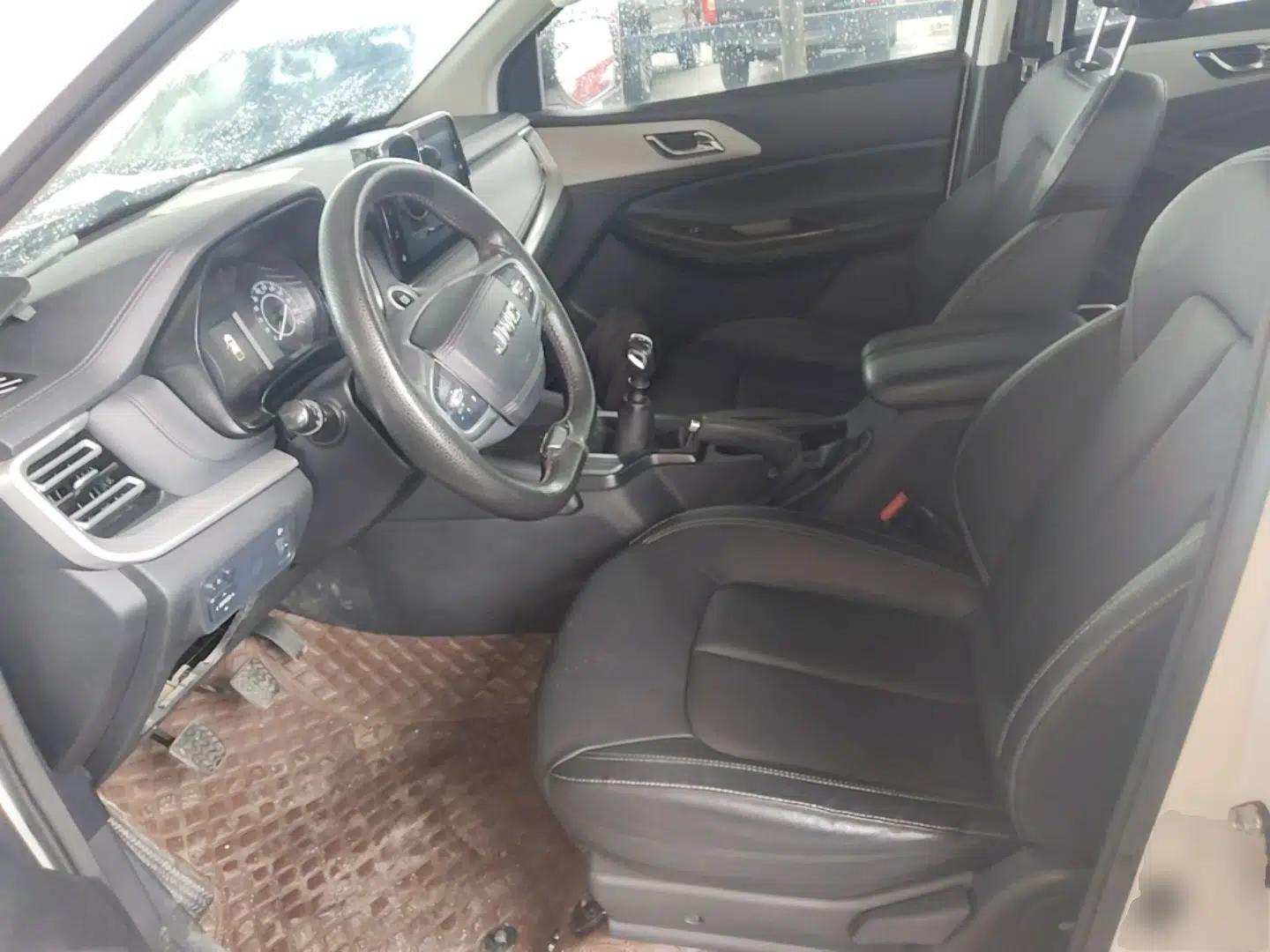 JMC Yuhu 7 2022 2.0T Manual Diesel Two-Wheel Drive Comfort Version Standard Wheelbase — миниатюра 22