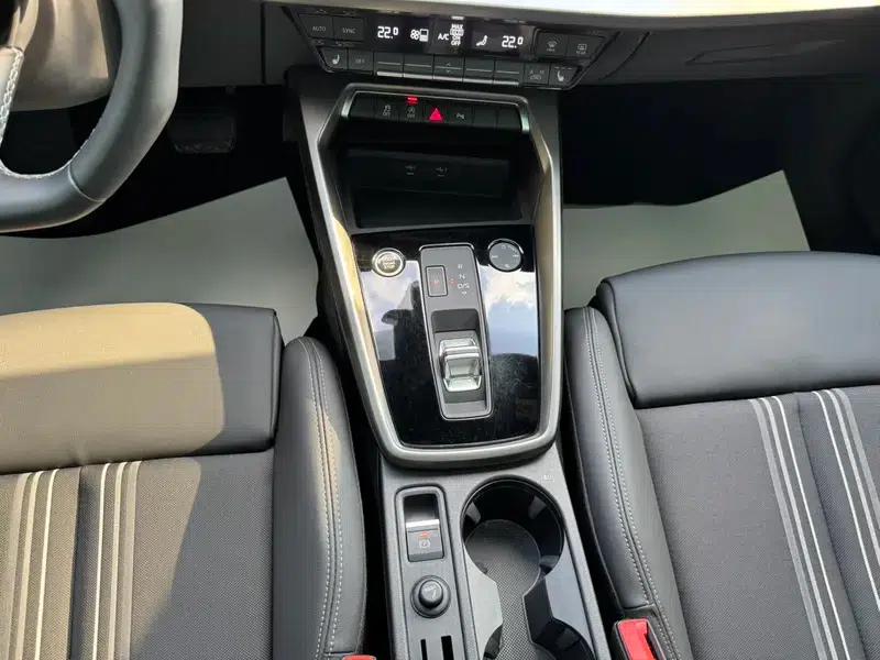 Audi A3 2023 Facelift A3L Limousine 35 TFSI Sporty Edition — миниатюра 12