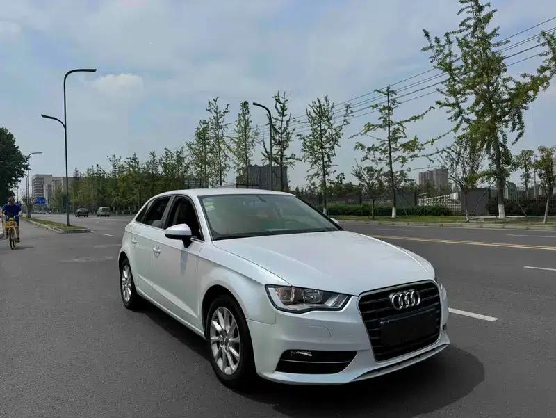 Audi A3 2014 Sportback 35 TFSI Automatic Entry-Level Model — миниатюра 3