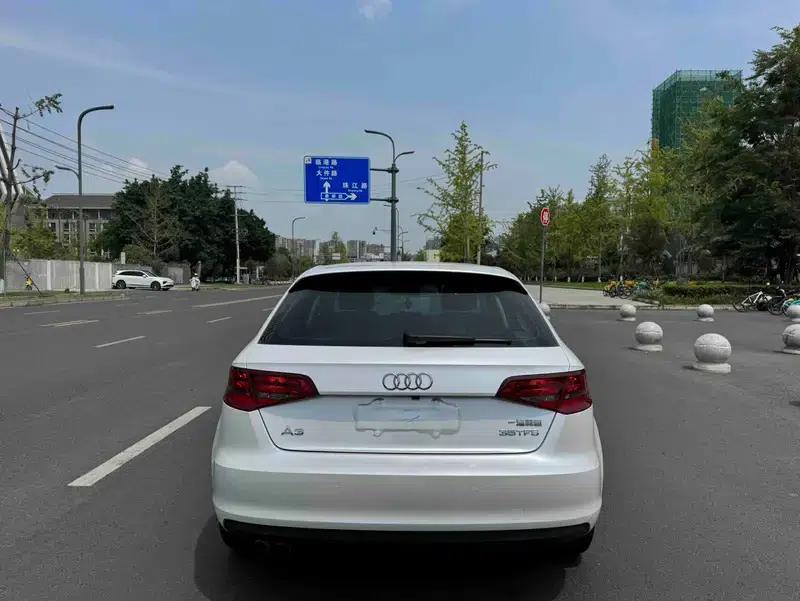 Audi A3 2014 Sportback 35 TFSI Automatic Entry-Level Model — миниатюра 5