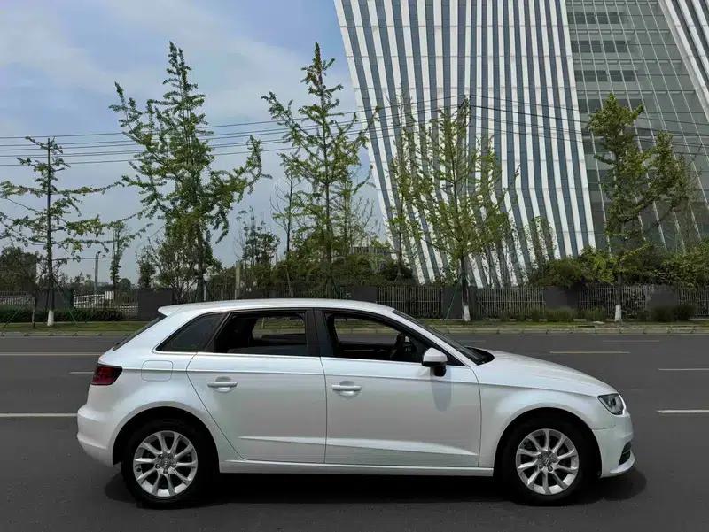 Audi A3 2014 Sportback 35 TFSI Automatic Entry-Level Model — миниатюра 7