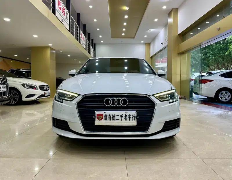 Audi A3 2018 30th Anniversary Edition Sportback 35 TFSI Progressive — миниатюра 2