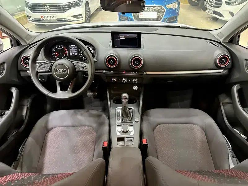 Audi A3 2018 30th Anniversary Edition Sportback 35 TFSI Progressive — миниатюра 15
