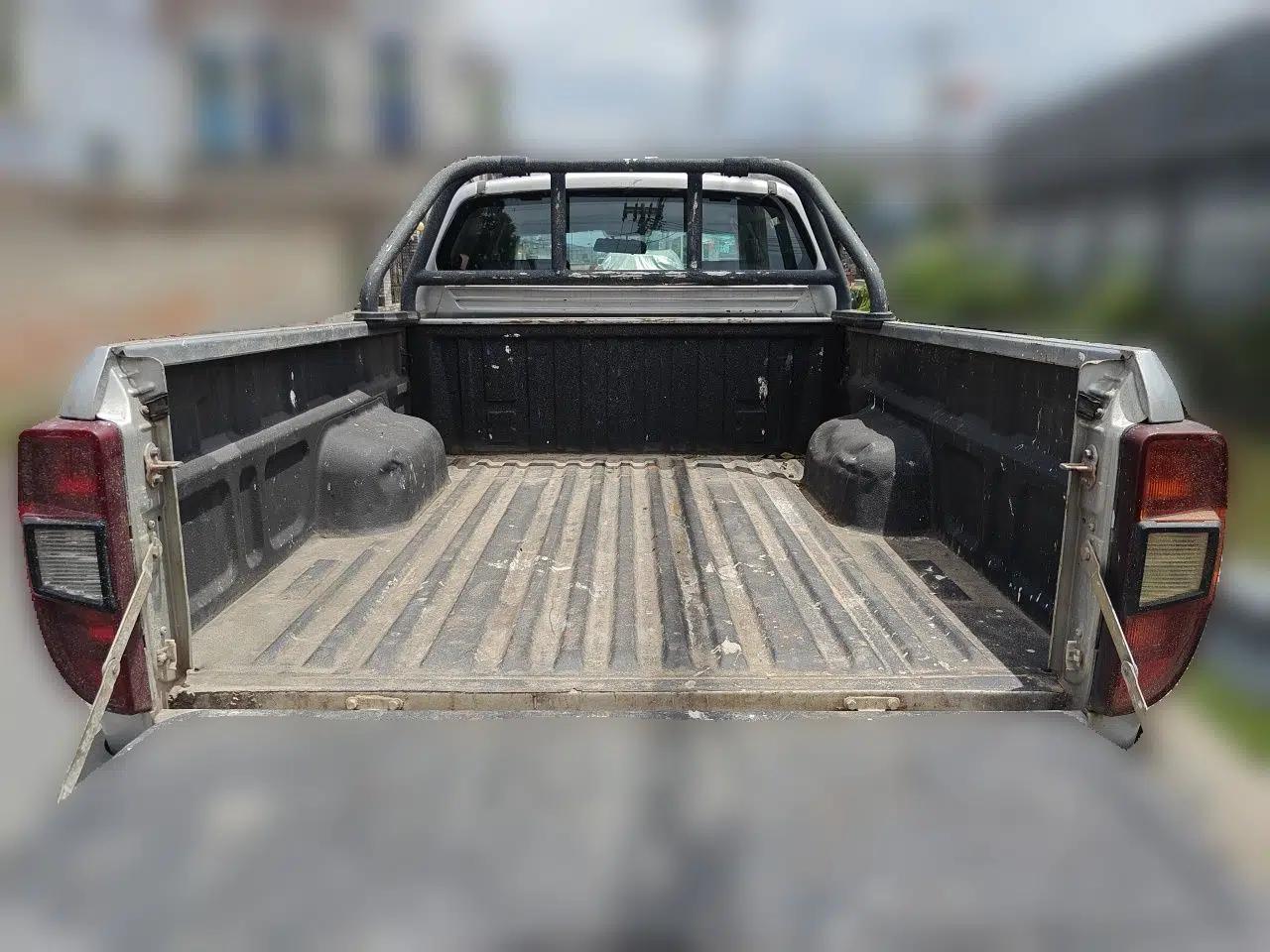 JMC Yuhu 3 2018 2.5T Diesel Two-Wheel Drive Advanced Version with Long Wheelbase — миниатюра 19