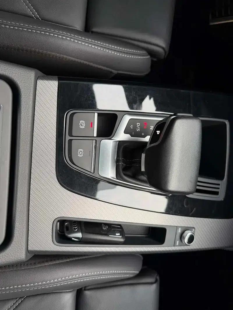 Audi Q5L 2023 40T Luxury Dynamic — миниатюра 8