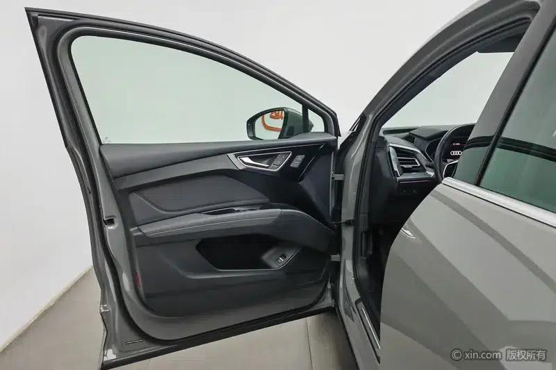 Audi Q4 e-tron 2023 Model 40 e-tron Trailblazer — миниатюра 21