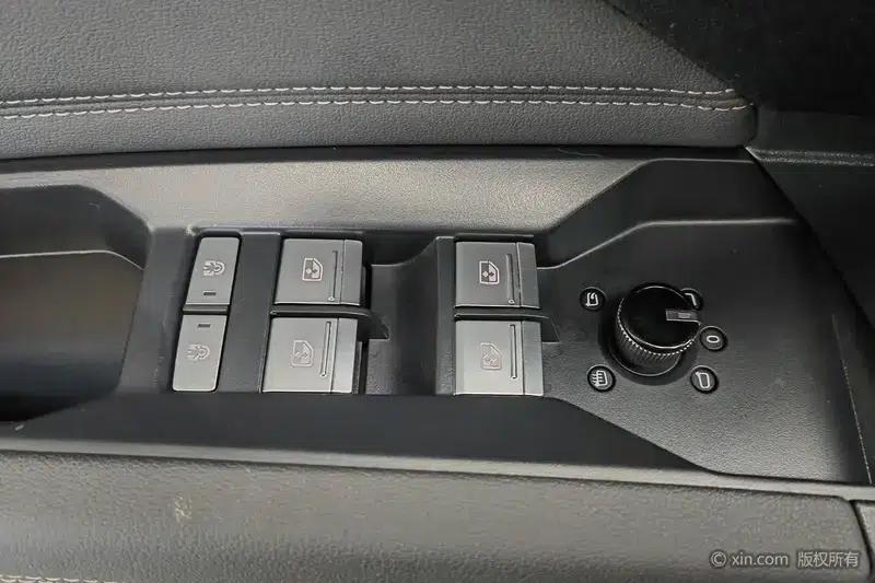 Audi Q4 e-tron 2023 Model 40 e-tron Trailblazer — миниатюра 22