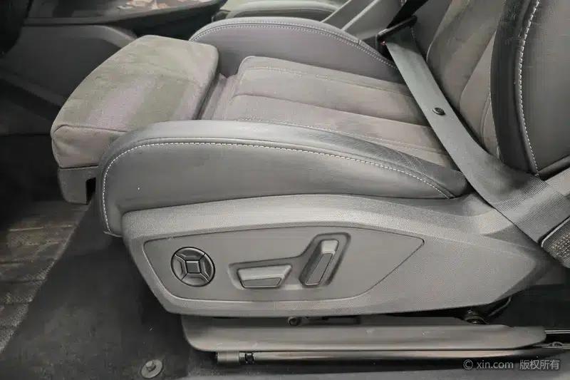 Audi Q4 e-tron 2023 Model 40 e-tron Trailblazer — миниатюра 9