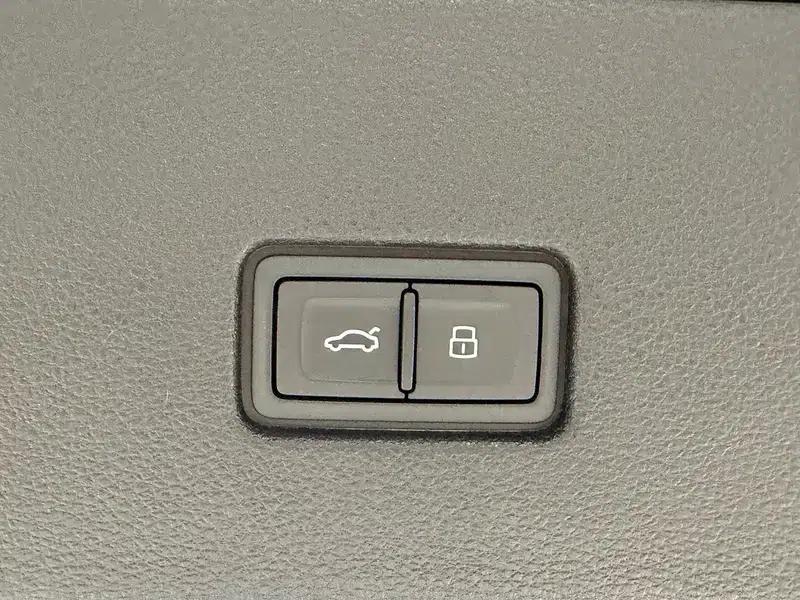 Audi Q8 2023 55 TFSI Luxury Dynamic — миниатюра 20
