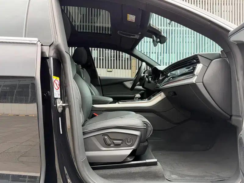 Audi Q8 2019 55 TFSI Dynamic Edition — миниатюра 10