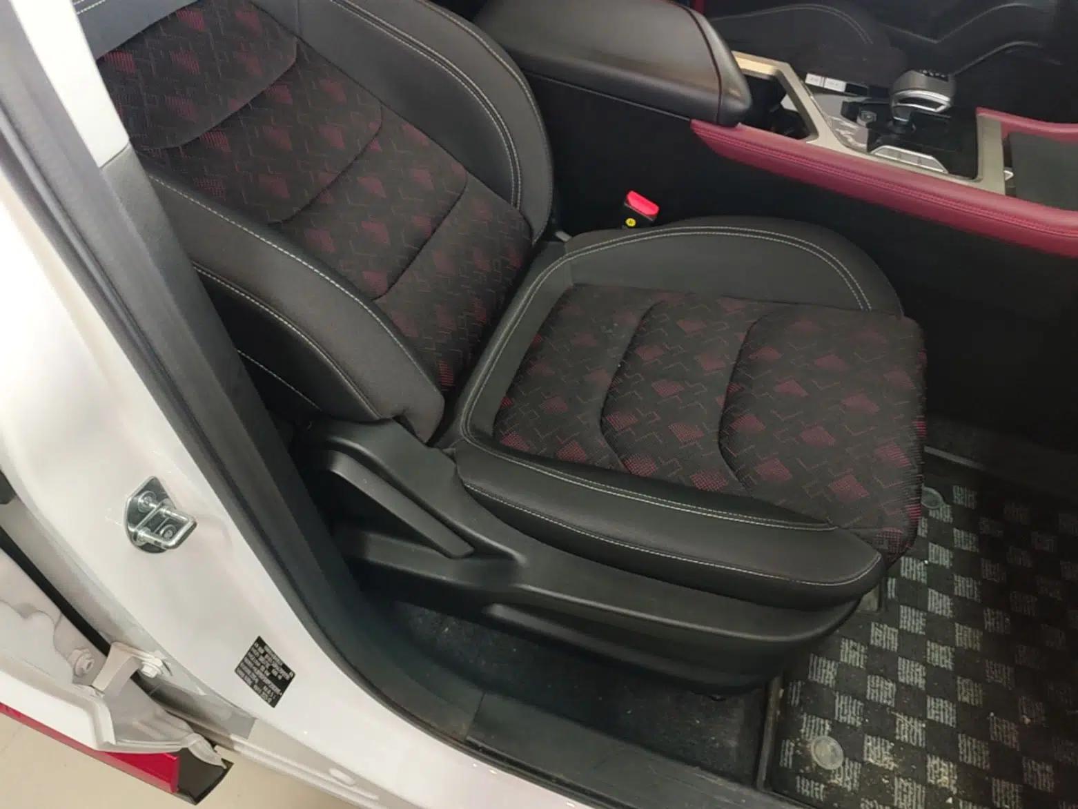JETOUR X70 2023 1.5T DCT Beyond PRO Edition 5-Seater — миниатюра 19