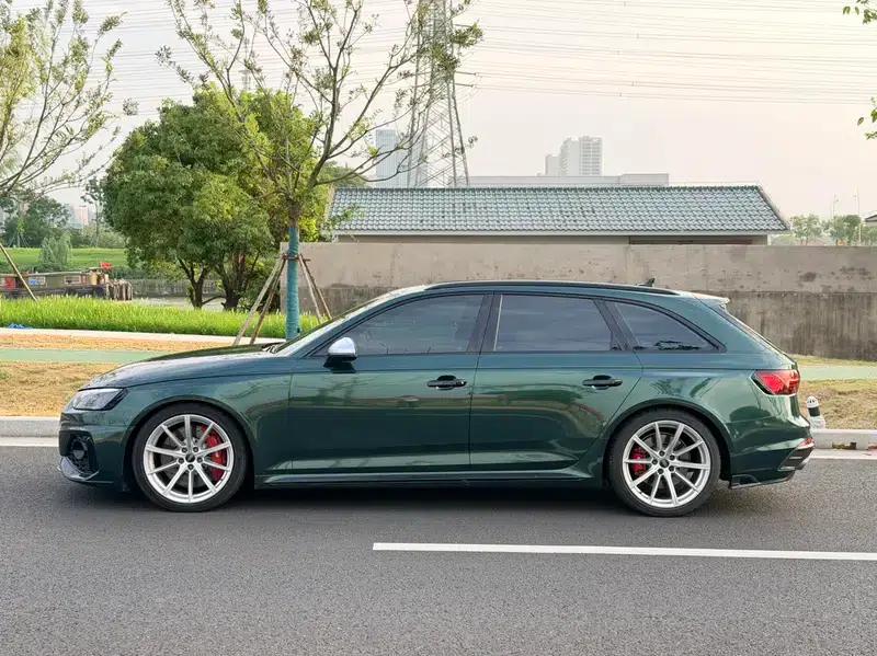 2021 Audi RS 4 RS4 2.9T Avant — миниатюра 4