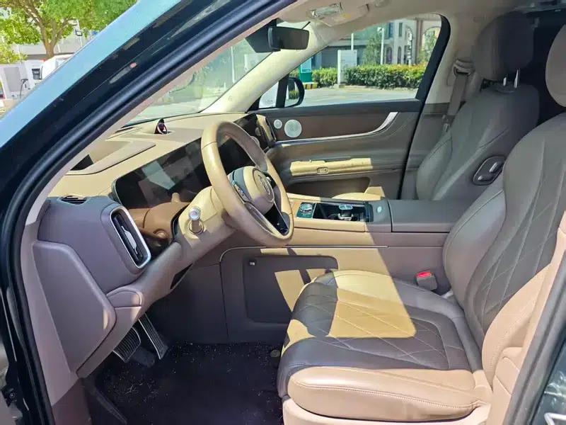 Wenjie M9 2024 Ultra Range Extended 6-Seater — миниатюра 8