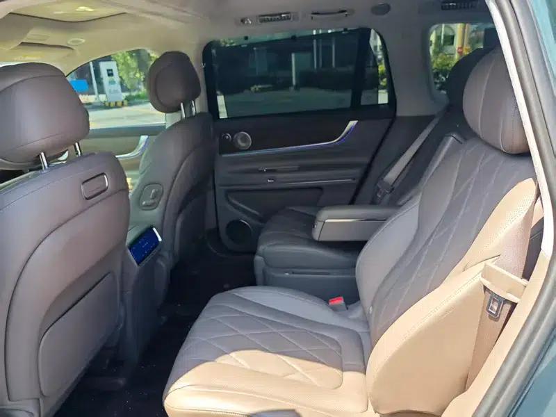 Wenjie M9 2024 Ultra Range Extended 6-Seater — миниатюра 9