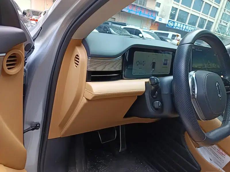 Wenjie M5 2022 Extended Range Rear-Wheel Drive Standard Edition — миниатюра 13