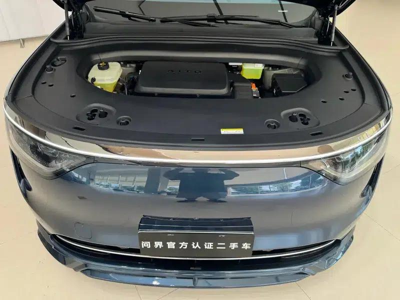 Wenjie M8 2025 Extended Range Ultra 5-Seat 4WD (192-line LiDAR) — миниатюра 8