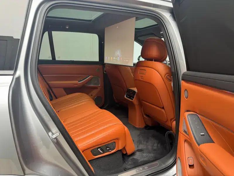 Wenjie M8 2025 Extended Range Ultra 5-Seat 4WD (192-line LiDAR) — миниатюра 14
