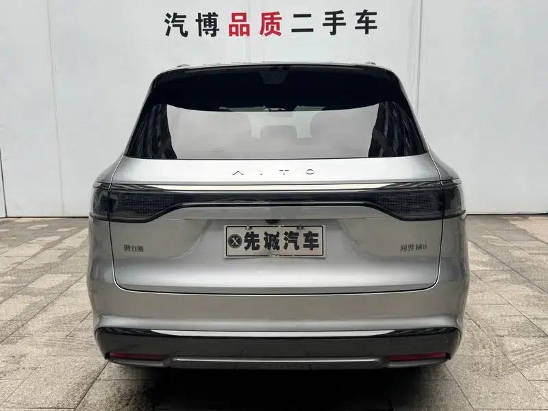 Wenjie M8 2025 Extended Range Ultra 5-Seat 4WD (192-line LiDAR) — миниатюра 5