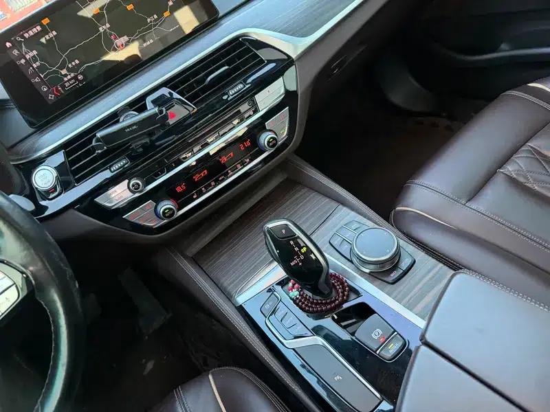 BMW 5 Series 2019 530Li Leading Luxury Package — миниатюра 11