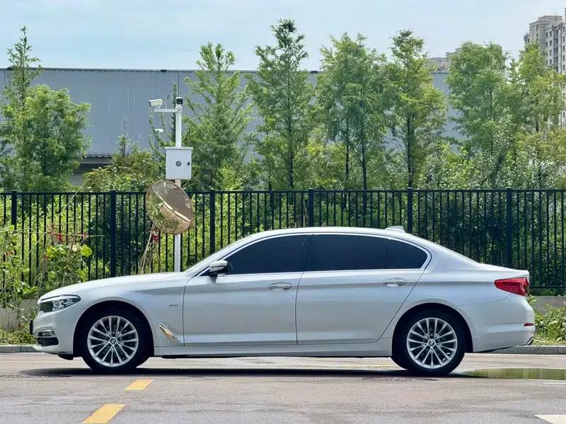 2018 BMW 5 Series 525Li Luxury Package — миниатюра 3