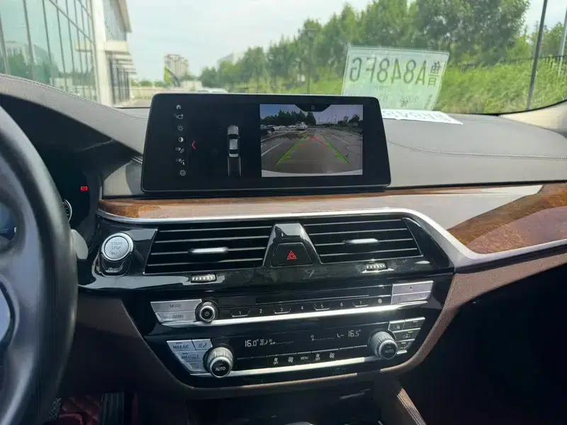 2018 BMW 5 Series 525Li Luxury Package — миниатюра 8
