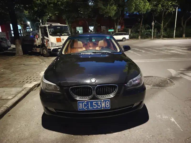 BMW 5 Series 2009 523Li Luxury — миниатюра 2