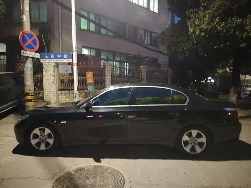 BMW 5 Series 2009 523Li Luxury — миниатюра 4
