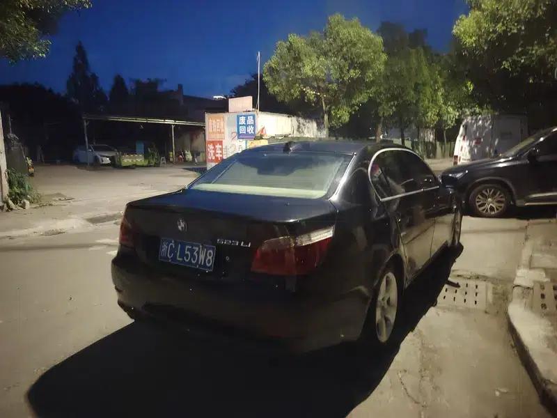 BMW 5 Series 2009 523Li Luxury — миниатюра 6