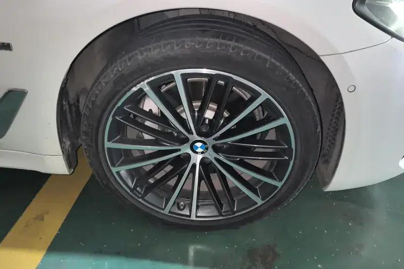 2022 BMW 5 Series Facelift 530Li Leading Edition M Sport Package — миниатюра 4