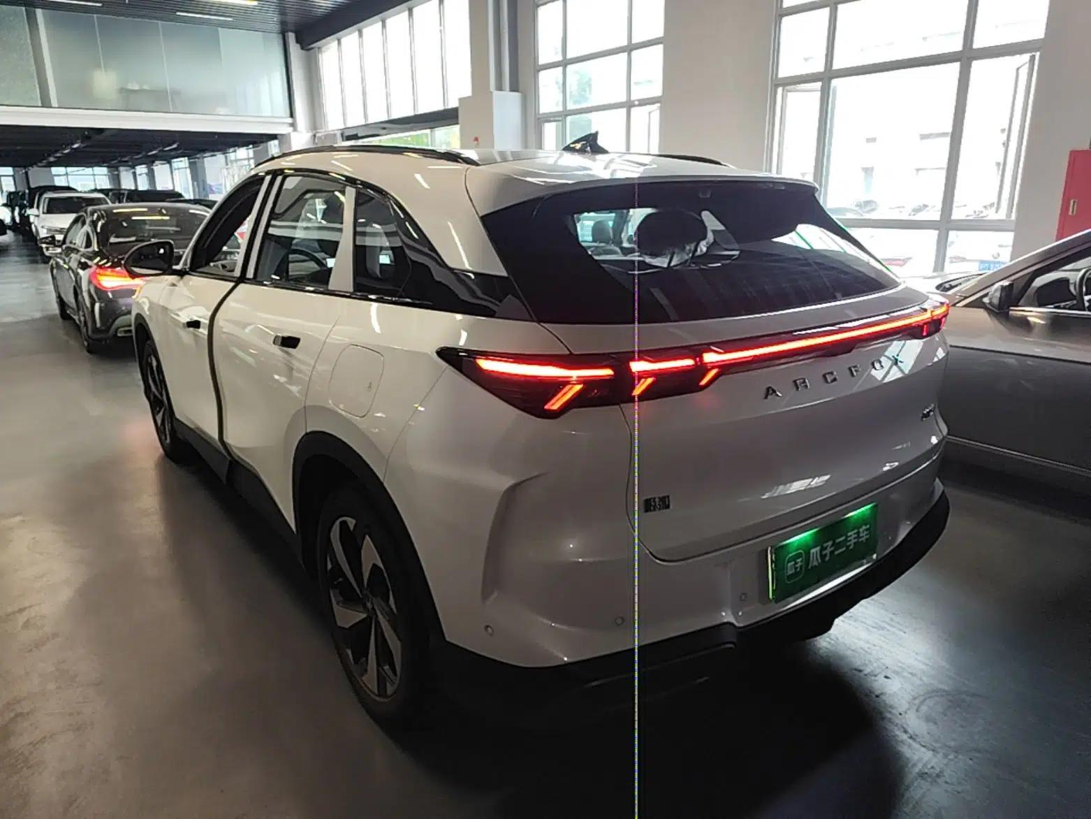 ARCFOX Alpha T5 2026 Model Pure Electric 560 Yuanjing Smart Driving Version — миниатюра 4