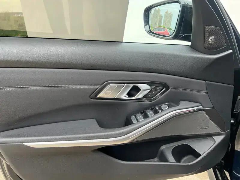 2021 BMW 3 Series 325Li M Sport Shadow Edition — миниатюра 11