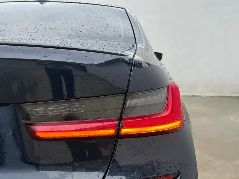2021 BMW 3 Series 325Li M Sport Shadow Edition — миниатюра 8
