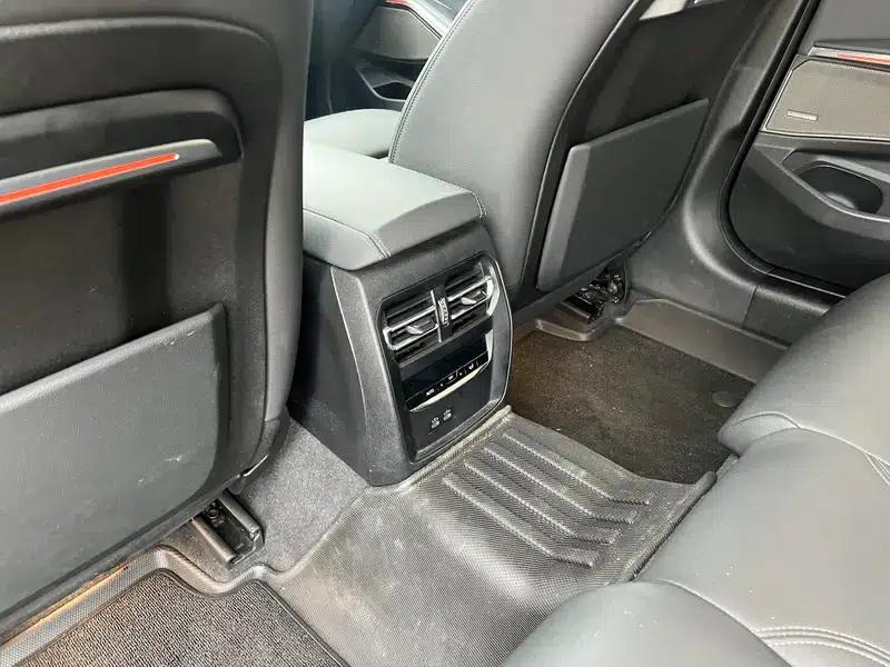 2021 BMW 3 Series 325Li M Sport Shadow Edition — миниатюра 9