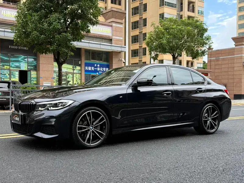2020 BMW 3 Series 330i M Sport Shadow Edition — миниатюра 1