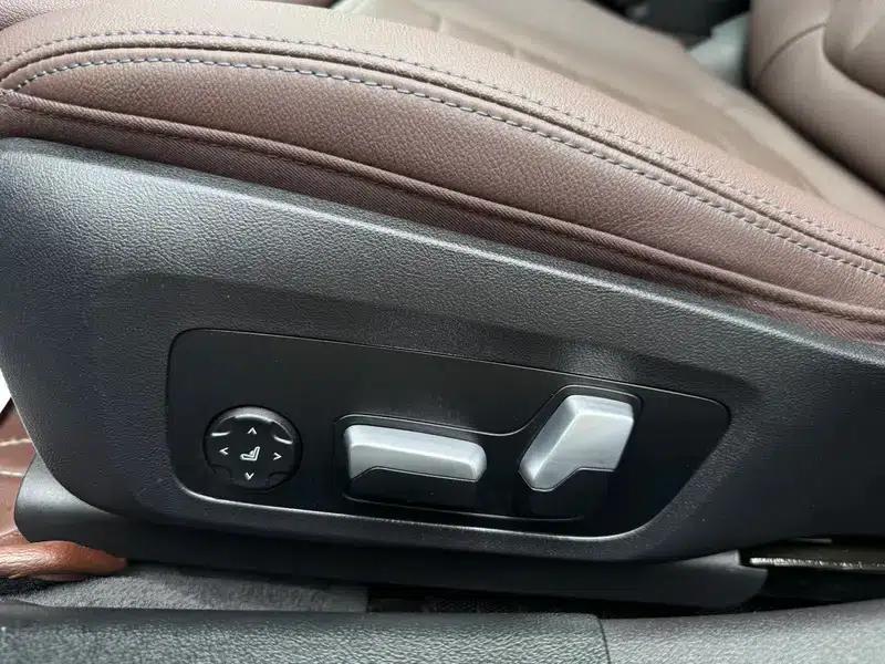 2020 BMW 3 Series 330i M Sport Shadow Edition — миниатюра 11
