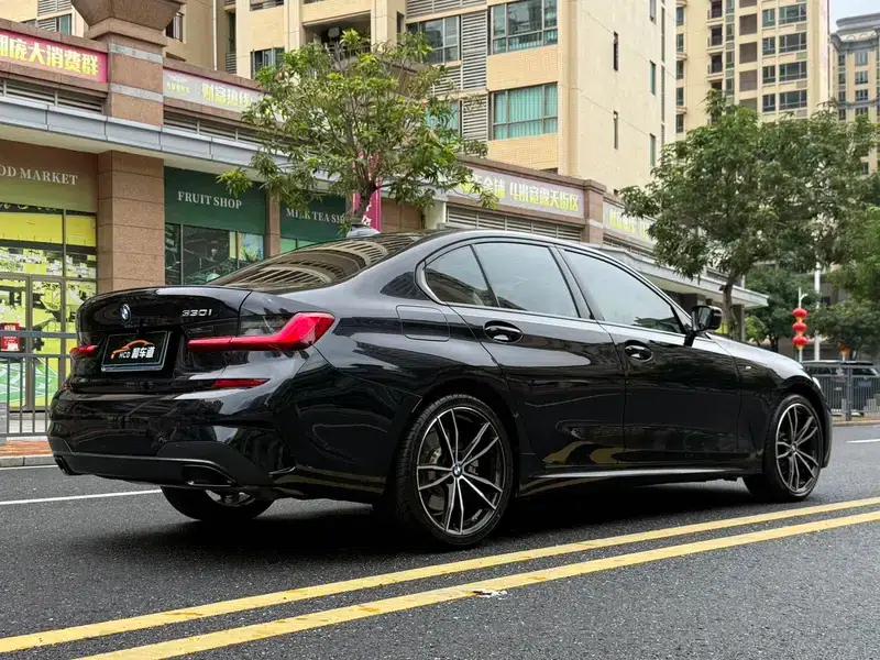 2020 BMW 3 Series 330i M Sport Shadow Edition — миниатюра 6