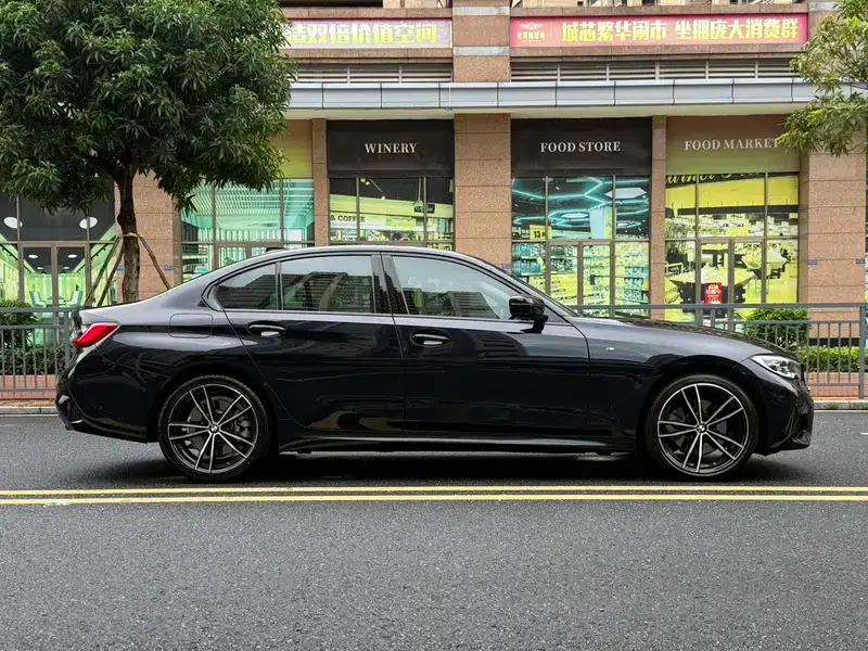 2020 BMW 3 Series 330i M Sport Shadow Edition — миниатюра 7