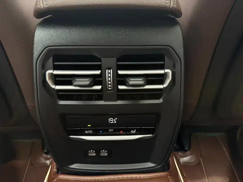 2020 BMW 3 Series 330i M Sport Shadow Edition — миниатюра 10
