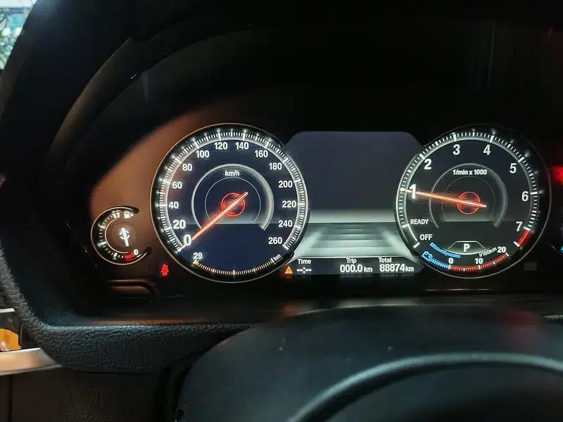 2018 BMW 3 Series 320Li Leading M Sport Package — миниатюра 6