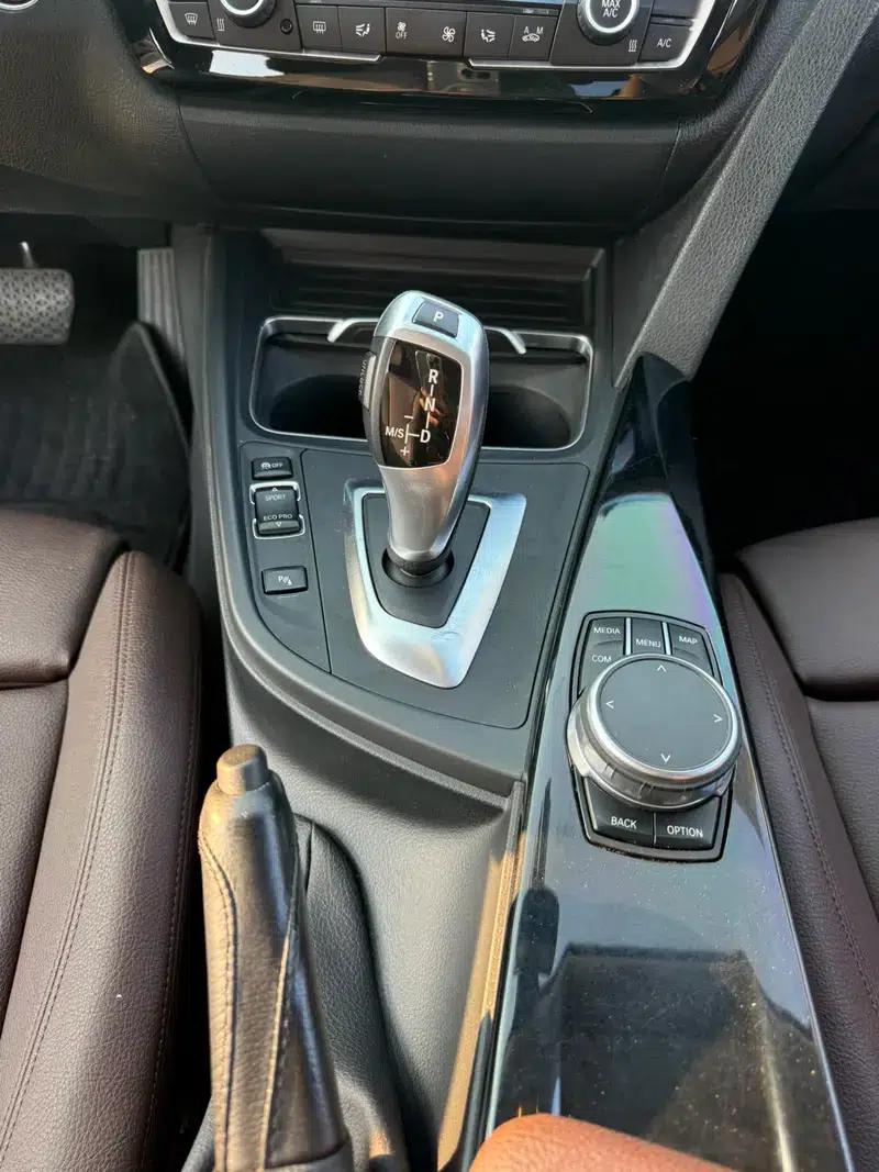 BMW 3 Series 2019 320Li Fashion Edition — миниатюра 11