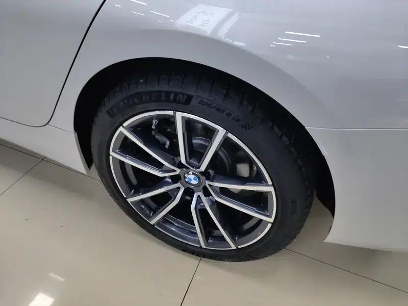 2025 BMW 3 Series 325i M Sport Package — миниатюра 7