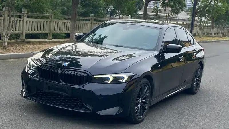 2023 BMW 3 Series 330i M Sport Shadow Edition — миниатюра 1