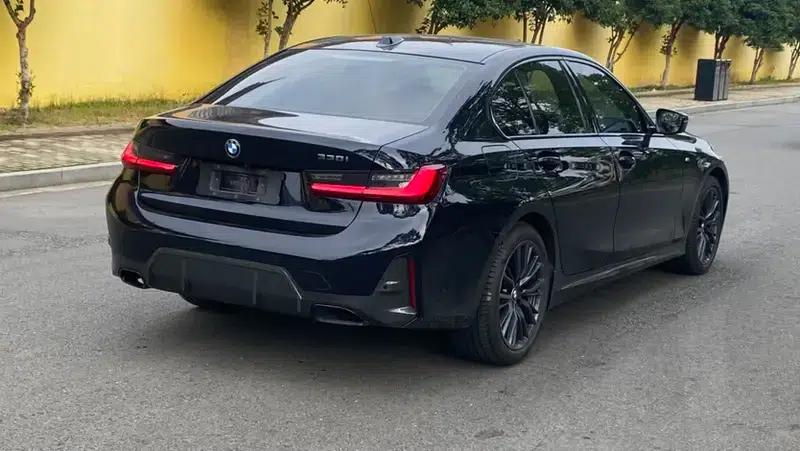 2023 BMW 3 Series 330i M Sport Shadow Edition — миниатюра 6
