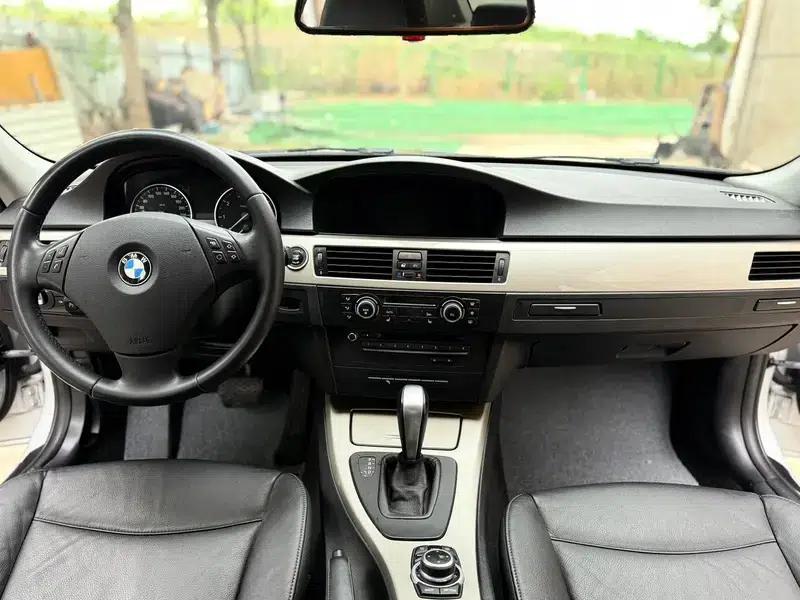 2011 BMW 3 Series 320i Luxury — миниатюра 11