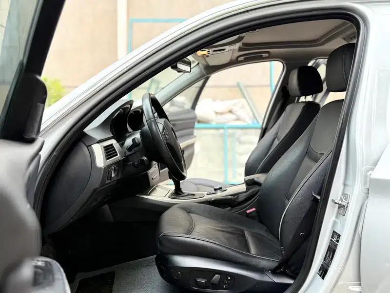 2011 BMW 3 Series 320i Luxury — миниатюра 14