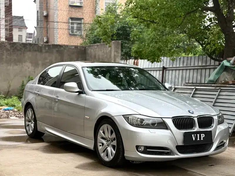 2011 BMW 3 Series 320i Luxury — миниатюра 3
