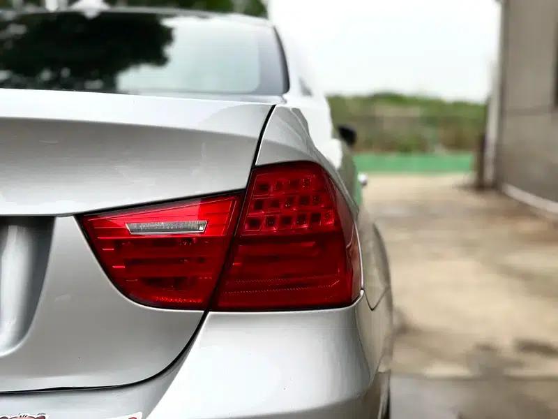 2011 BMW 3 Series 320i Luxury — миниатюра 8