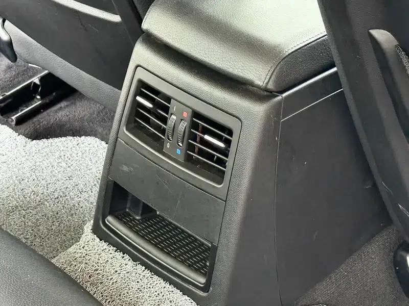 2011 BMW 3 Series 320i Luxury — миниатюра 9