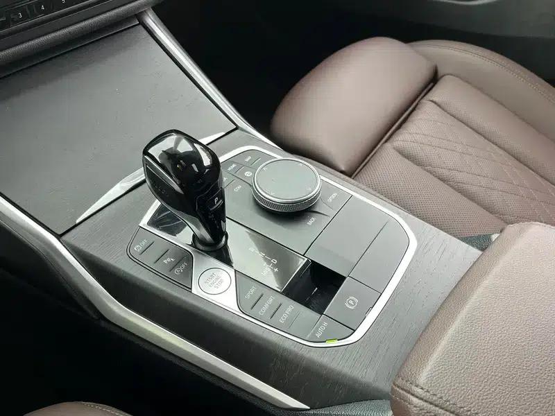 2022 BMW 3 Series 325i M Sport Package — миниатюра 12